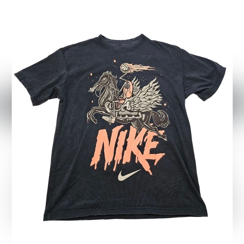 Nike Men's Black Graphic T-Shirt